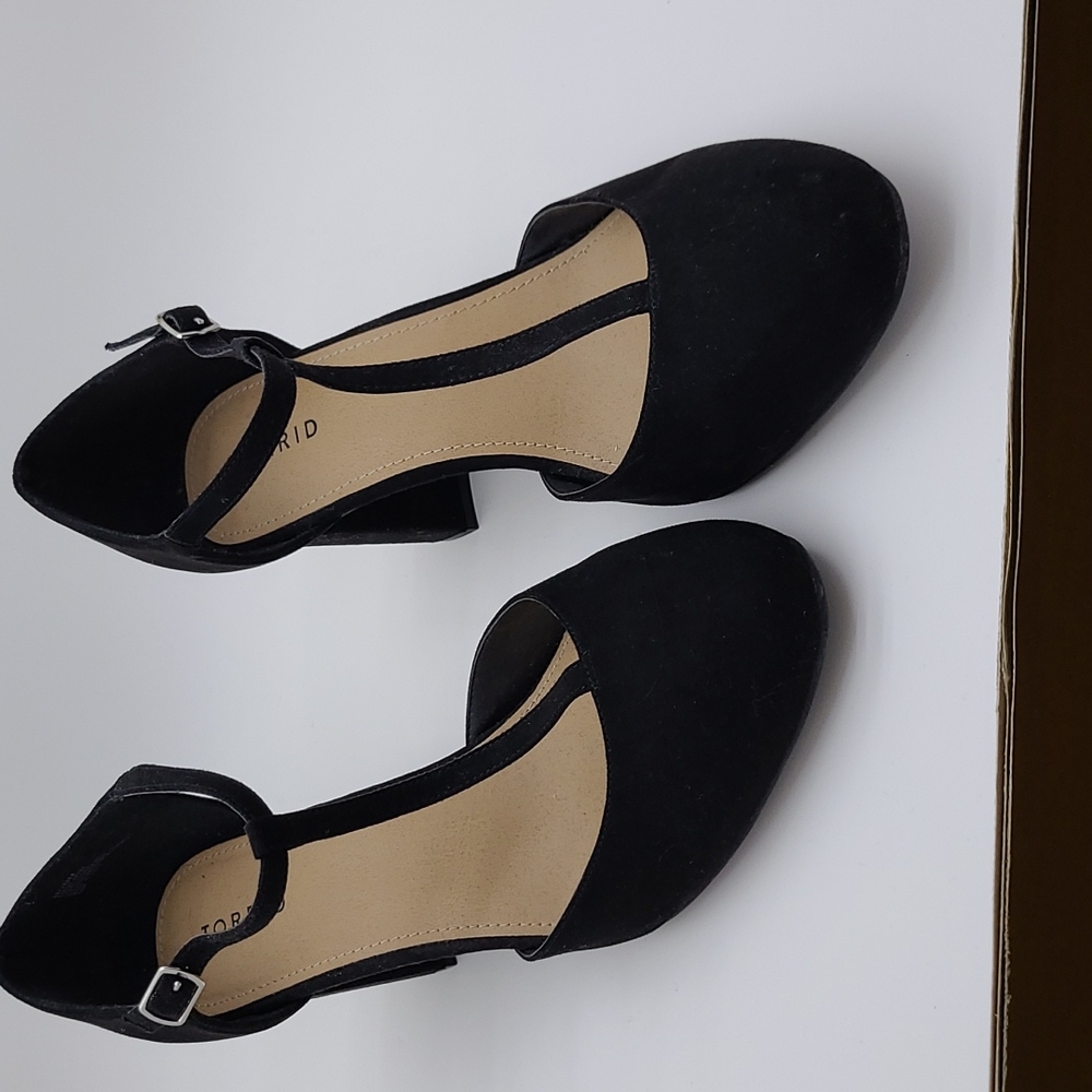 Torrid BLACK FAUX SUEDE T-STRAP MARY JANE TAPERED HEEL WW